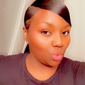 Meet your Posher, Carlesia